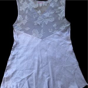 Oscar De La Renta Lavendar Nightgown Size Small